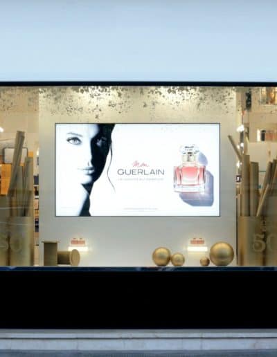 Catturare l'attenzione con idee vetrine negozi